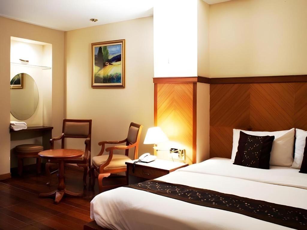 Nh Elegant Hotel Саконнакхон Екстер'єр фото